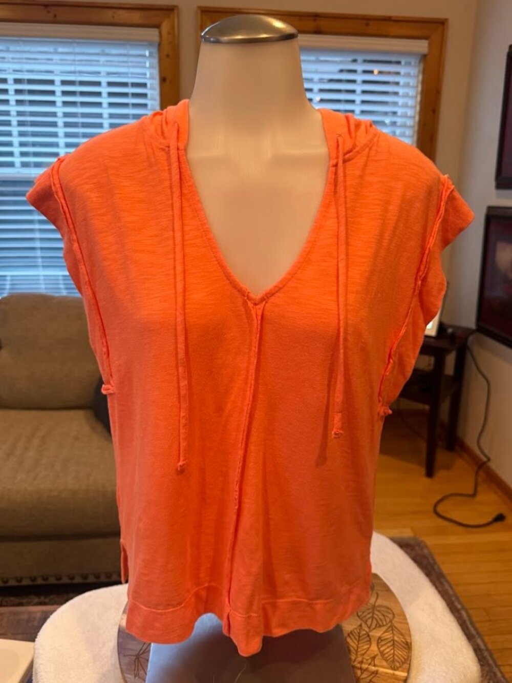 EVEREVE Coral Hooded V-Neck Cap Sleeve Top Size Small NWOT